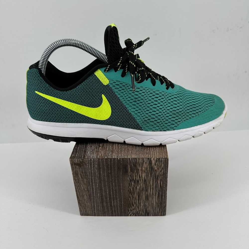 Nike Women's Teal and Neon Yellow Athletic Sneakers